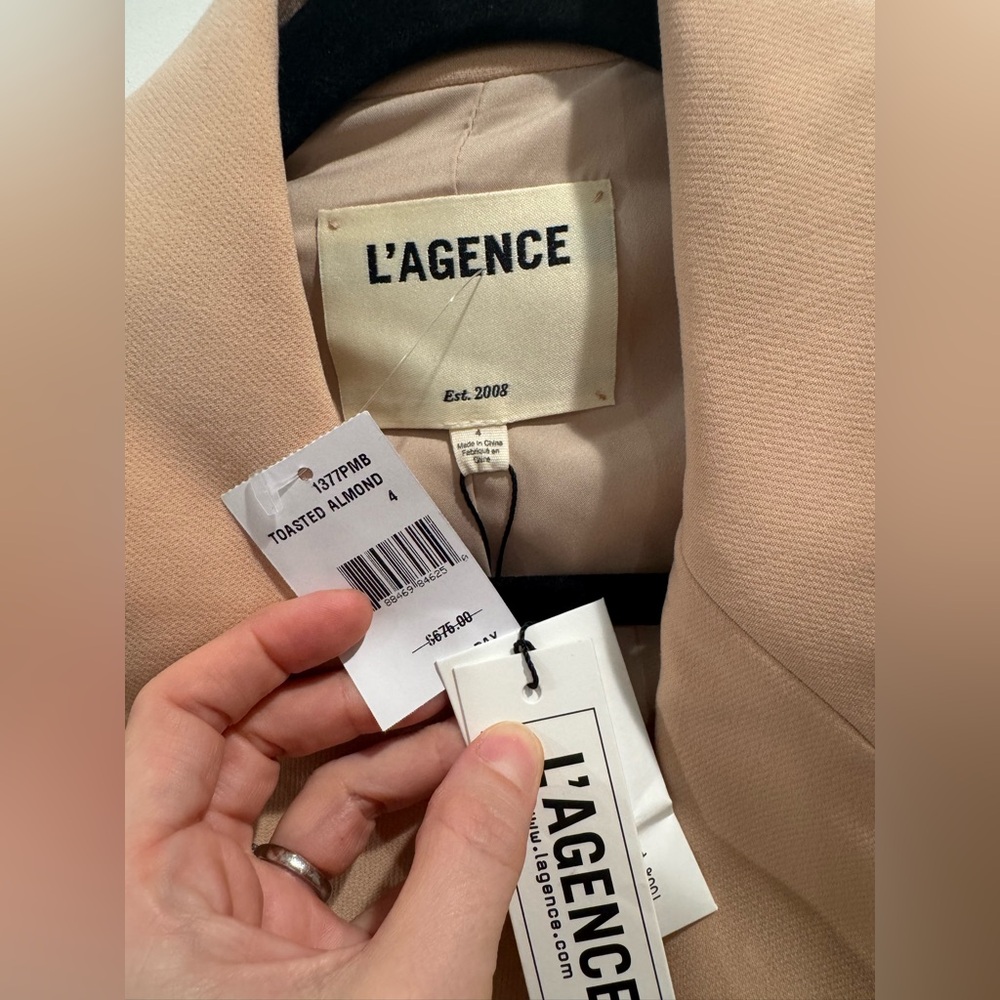 NWT L’Agence Chamberlain blazer in toasted almond - Picture 6 of 10